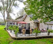 Huge Home and Yard Perfect For Groups & Families!