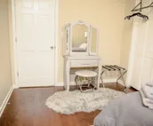 Huge Home and Yard Perfect For Groups & Families!