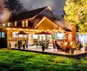 Huge Home and Yard Perfect For Groups & Families!