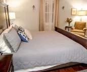 Huge Home and Yard Perfect For Groups & Families!