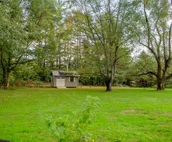 Huge Home and Yard Perfect For Groups & Families!