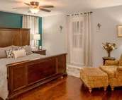 Huge Home and Yard Perfect For Groups & Families!