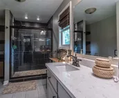 Huge Home and Yard Perfect For Groups & Families!