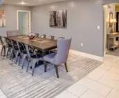 Huge Home and Yard Perfect For Groups & Families!