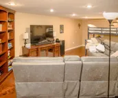 Huge Home and Yard Perfect For Groups & Families!
