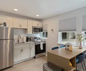 Chic Carriage House • Stylish Large Guest House in Hip Hillsboro Village