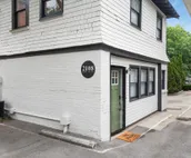 Chic Carriage House • Stylish Large Guest House in Hip Hillsboro Village