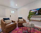 Chic Carriage House • Stylish Large Guest House in Hip Hillsboro Village
