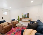 Chic Carriage House • Stylish Large Guest House in Hip Hillsboro Village