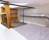 7 Beds off Georgia Street Near Convention Center