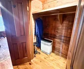 Lakeside Log Cabin
Wedding Venue • Hunting • Fishing
