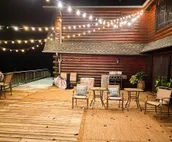 Lakeside Log Cabin
Wedding Venue • Hunting • Fishing