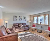Comfy Neighborhood Home - Walk to Canyon Lake Park