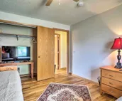 Comfy Neighborhood Home - Walk to Canyon Lake Park
