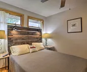 Comfy Neighborhood Home - Walk to Canyon Lake Park