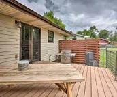 Comfy Neighborhood Home - Walk to Canyon Lake Park