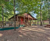Broken Bow Bungalow - Relaxed Retreat with Deck!