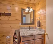 Broken Bow Bungalow - Relaxed Retreat with Deck!