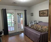 Clean, Cozy, Hottub, pool