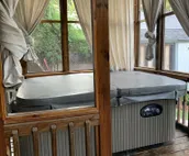 Clean, Cozy, Hottub, pool