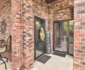 Roomy Multi-Family Retreat in Dtwn Mountain Home!