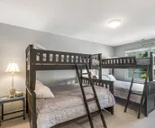 Bear Trap Dunes townhouse w/ gym, free WiFi, basketball court, and tennis court