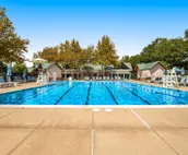 Bear Trap Dunes townhouse w/ gym, free WiFi, basketball court, and tennis court