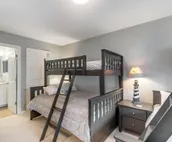 Bear Trap Dunes townhouse w/ gym, free WiFi, basketball court, and tennis court