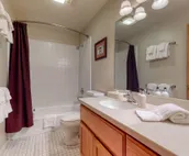Spacious condo near downtown Jackson with furnished deck, mtn views & grill