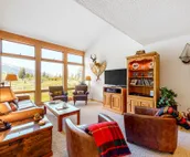 Beautiful family home w/full kitchen and gorgeous views from living room