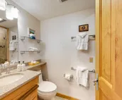 Beautiful family home w/full kitchen and gorgeous views from living room