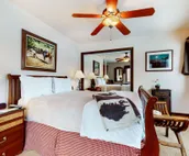 Rustic townhome near Jackson Hole Golf & Tennis Club with private sauna & deck