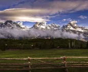 Rustic townhome near Jackson Hole Golf & Tennis Club with private sauna & deck
