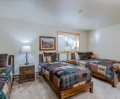 Spacious townhouse with ski & mountain views, deck, grill, & fireplace