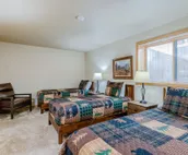 Spacious townhouse with ski & mountain views, deck, grill, & fireplace