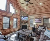 Peaceful Peak-Inside State Park|Secluded|Close to Lake|3 Bedroom|Sleeps 8