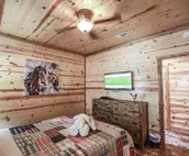 Peaceful Peak-Inside State Park|Secluded|Close to Lake|3 Bedroom|Sleeps 8