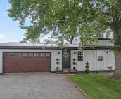 Farmhouse On 4