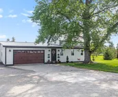 Farmhouse On 4