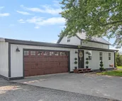 Farmhouse On 4