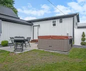 Farmhouse On 4