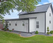Farmhouse On 4