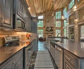 Luxury Cabin in the Woods w/ Hot Tub & Yard Games!