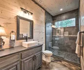 Luxury Cabin in the Woods w/ Hot Tub & Yard Games!