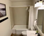 The Park Chalet - Rustic charm - Pet-Friendly - Downtown - Lake - Restaurants...