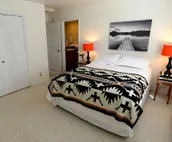 Downtown Lakeview Villa Townhome: Walk to Lake and Downtown, Lakeview Balcony