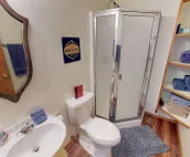 Longhorn Hideaway: Pet Friendly, Near Ponderosa Park, Quiet Wooded Neighborhood