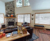 Longhorn Hideaway: Pet Friendly, Near Ponderosa Park, Quiet Wooded Neighborhood