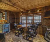 Luxurious Two-Story Treehouse | Minutes from Lake Sunapee | Peaceful