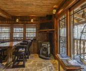 Luxurious Two-Story Treehouse | Minutes from Lake Sunapee | Peaceful